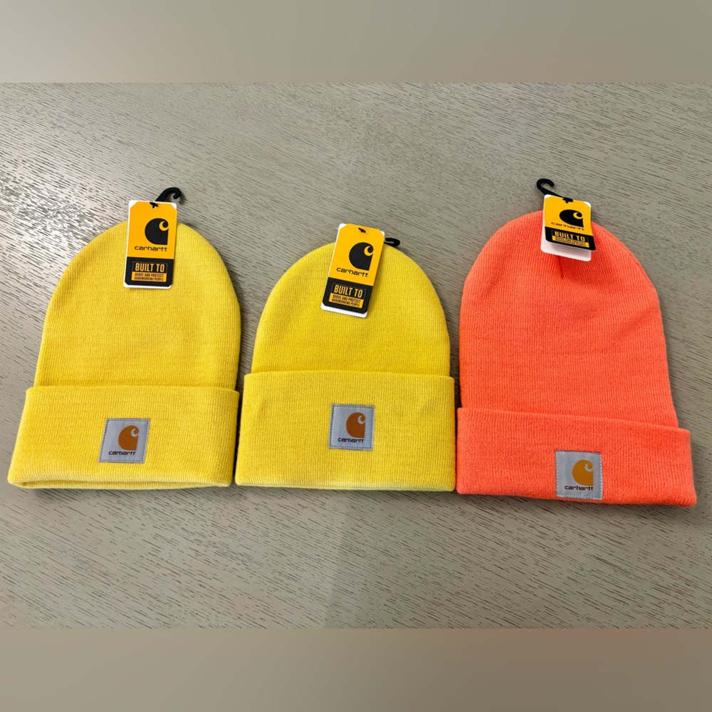 SOLD! Men’s Carhartt Beanies NWT